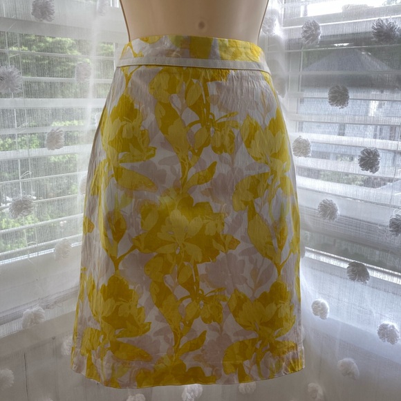 Banana Republic yellow and white printed mid skirt - Picture 4 of 4